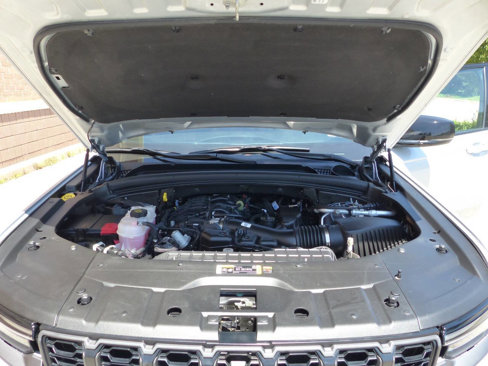Used 2024 Jeep Grand Cherokee L Altitude image 13