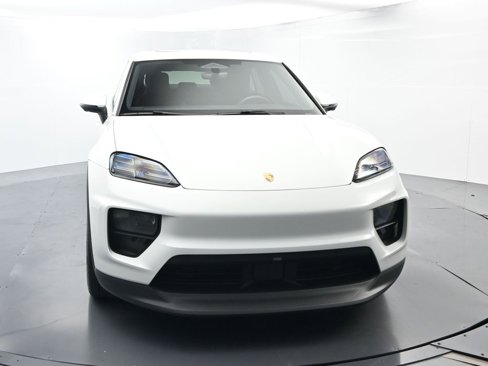 Certified 2025 Porsche Macan 4S Electric image 17