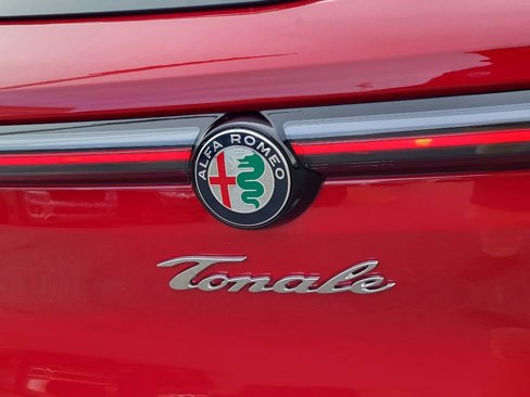 New 2024 Alfa Romeo Tonale Veloce w/ Active Assist Package image 24