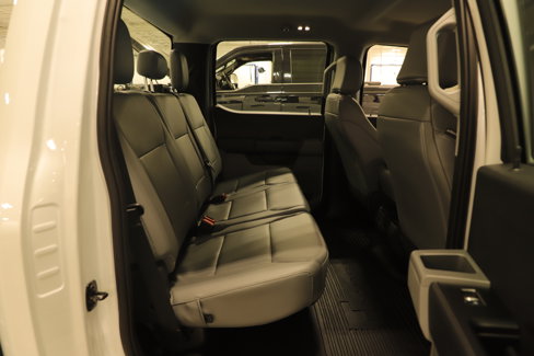 Used 2025 Ford F250 Lariat image 11