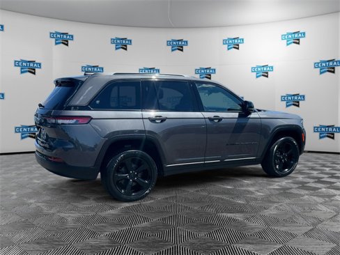 Certified 2023 Jeep Grand Cherokee Altitude image 6