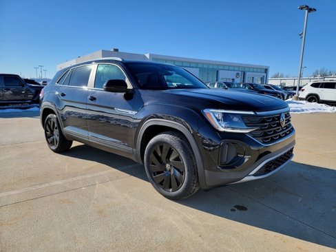 New 2025 Volkswagen Atlas Cross Sport SE image 1