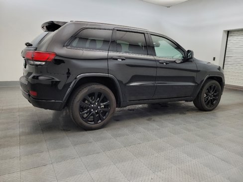 Used 2019 Jeep Grand Cherokee Altitude image 10