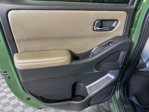 Used 2024 Nissan Frontier SV w/ SV Convenience Package image 24