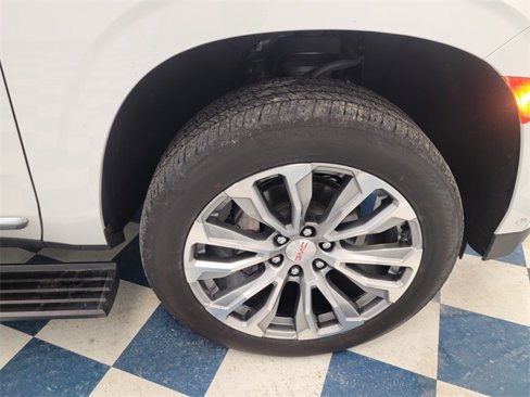Used 2023 GMC Yukon XL Denali w/ Advanced Technology Package image 14