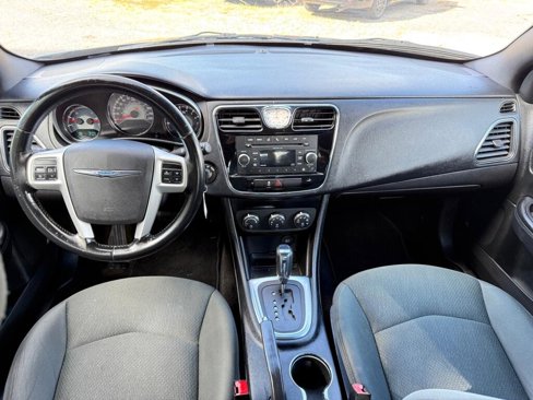 Used 2011 Chrysler 200 Touring image 24