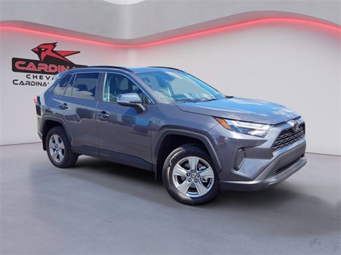 Used 2025 Toyota RAV4 XLE image 1