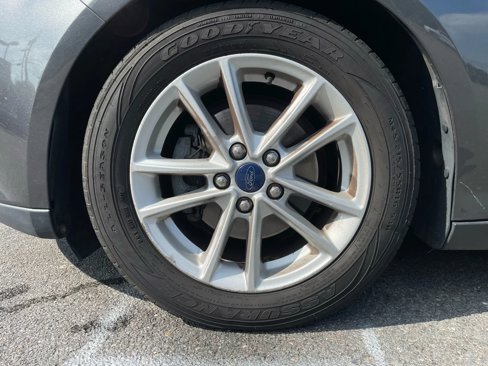 Used 2015 Ford Focus SE image 39