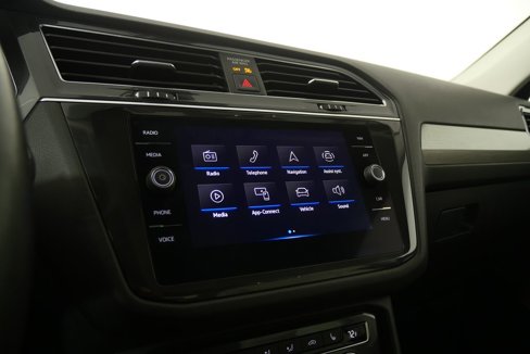 Used 2021 Volkswagen Tiguan SE image 22