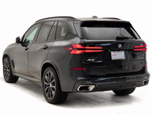 Used 2025 BMW X5 xDrive40i w/ M Sport Package image 31