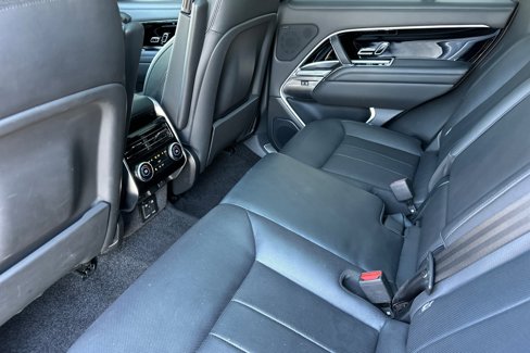 Used 2023 Land Rover Range Rover SE image 12