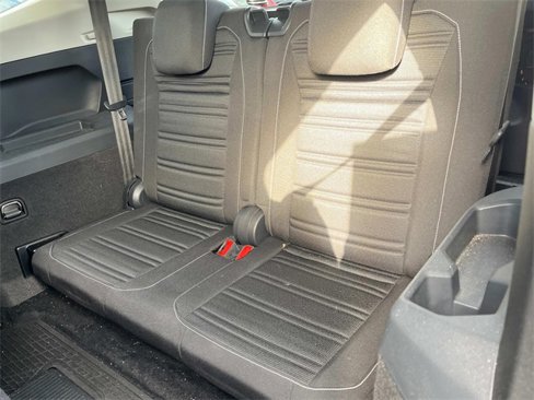 Used 2022 Volkswagen Tiguan S image 17