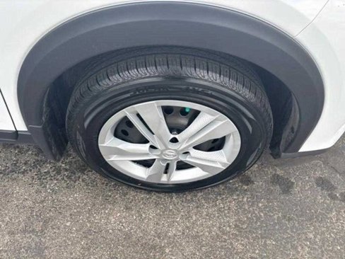 Used 2024 Nissan Kicks S image 9
