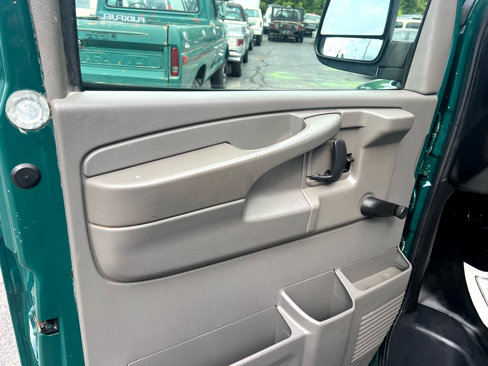 Used 2013 Chevrolet Express 2500 image 8