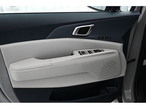 New 2026 Kia Carnival SX image 18
