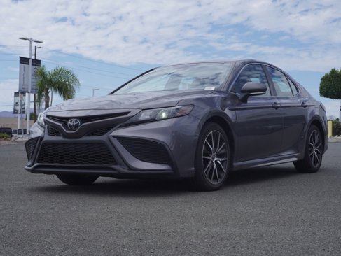 Used 2023 Toyota Camry SE image 8