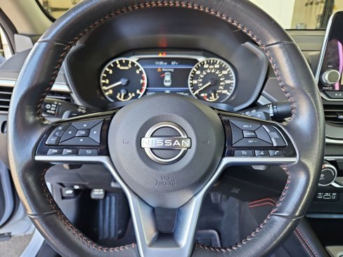 Used 2024 Nissan Altima 2.5 SR image 10