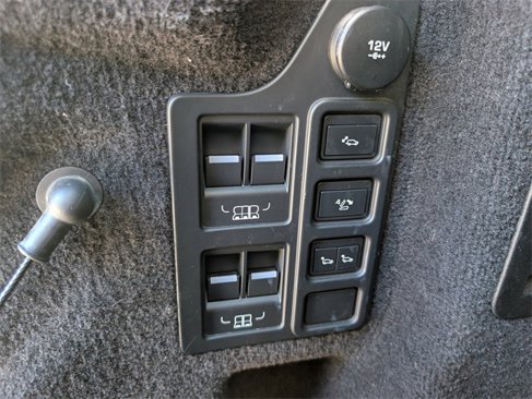 Used 2020 Land Rover Discovery HSE image 7
