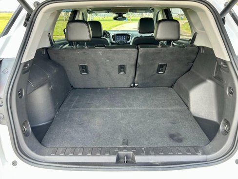 Used 2024 GMC Terrain SLT image 19