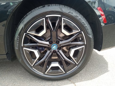 Used 2024 BMW iX xDrive50 w/ Sport Package image 9
