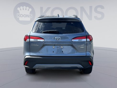Used 2024 Toyota Corolla Cross LE image 5