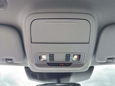 Used 2021 Ford Explorer XLT image 23