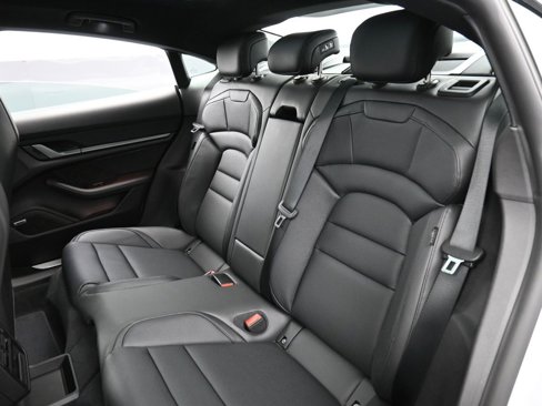 New 2025 Porsche Taycan image 28