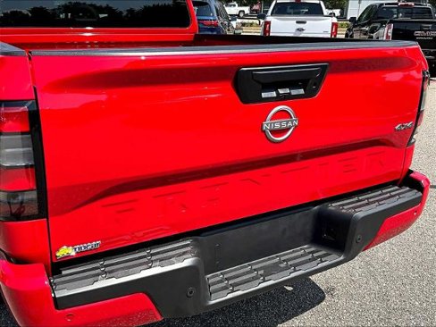 Certified 2025 Nissan Frontier SV image 27