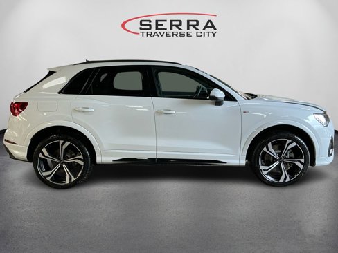 Certified 2024 Audi Q3 2.0T Premium Plus image 4