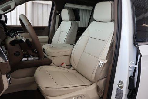 New 2026 GMC Yukon XL Denali w/ Denali Reserve Package image 12