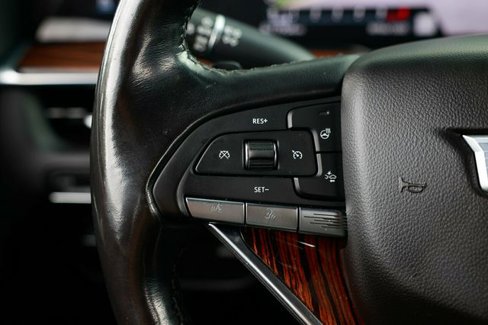 Used 2021 Cadillac Escalade ESV Premium Luxury image 29