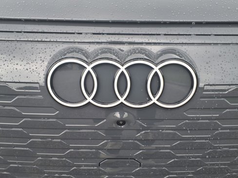 New 2025 Audi Q6 e-tron Premium Plus image 3