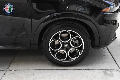 New 2025 Alfa Romeo Tonale image 23
