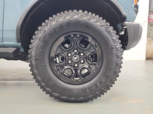 Used 2023 Ford Bronco Wildtrak image 39