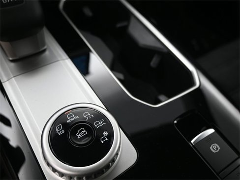 New 2025 Mitsubishi Outlander SE image 14
