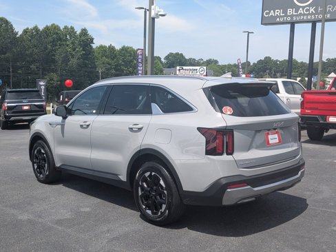 Used 2025 Kia Sorento S image 6