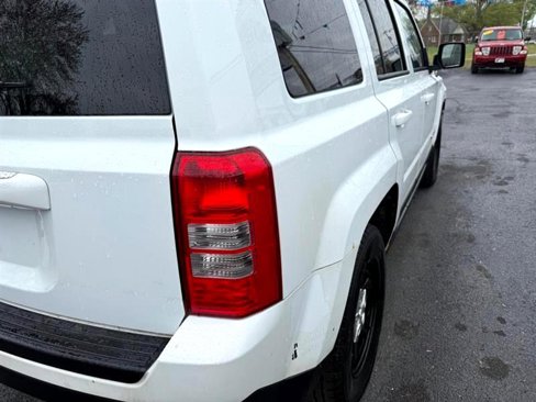Used 2017 Jeep Patriot Sport w/ Power Value Group image 35