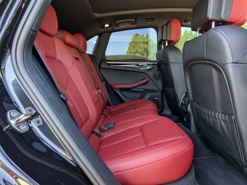 Certified 2025 Porsche Macan image 24