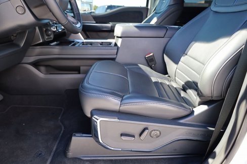 Used 2025 Ford F350 Platinum image 11