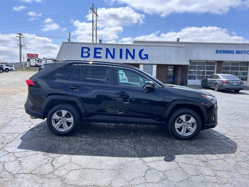 Used 2022 Toyota RAV4 XLE image 2
