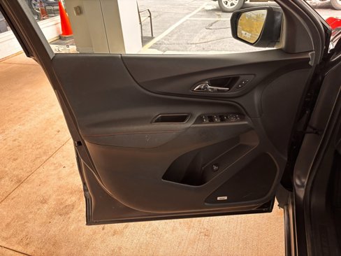 Used 2022 Chevrolet Equinox RS w/ RS Leather Package image 6