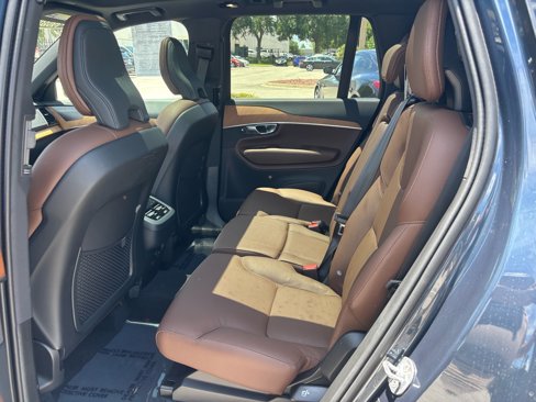 Used 2024 Volvo XC90 B5 Plus w/ Protection Package Premier image 9