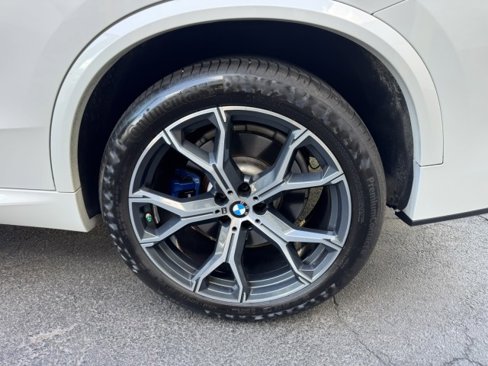 Used 2019 BMW X5 xDrive50i w/ M Sport Package image 32
