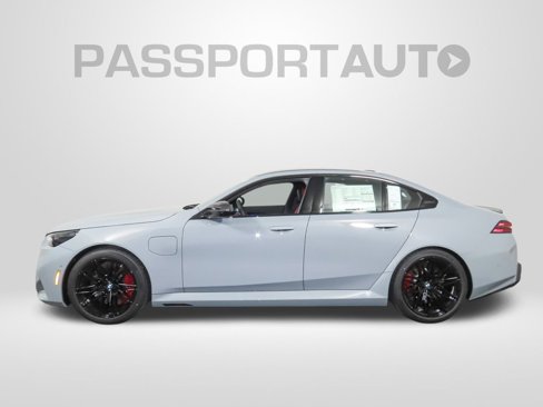New 2026 BMW M5 w/ Carbon Package image 2