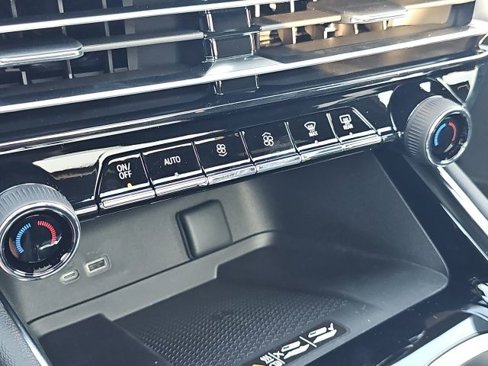 New 2026 Chevrolet Traverse RS w/ LPO, Floor Liner Package image 46