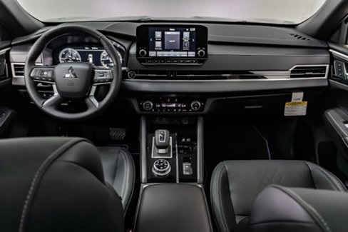 New 2025 Mitsubishi Outlander SEL Black Edition image 18