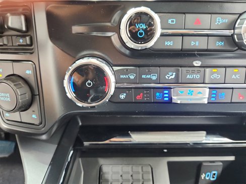 New 2025 Ford F250 Lariat w/ Black Appearance Package image 28