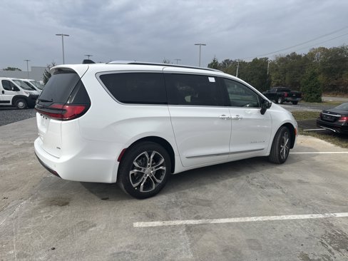 New 2026 Chrysler Pacifica Pinnacle image 6
