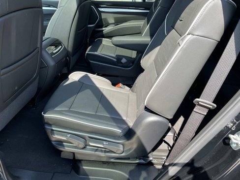New 2026 Cadillac Escalade Luxury w/ Touring Package image 17