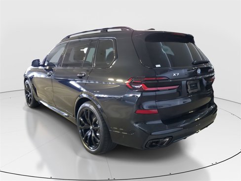 New 2026 BMW X7 M60i w/ Executive Package image 4